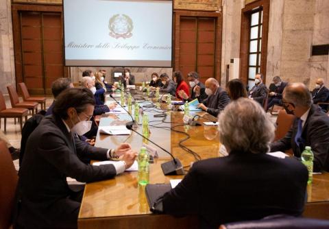 “Tavolo della Moda”, da Giorgetti un impegno per le riaperture